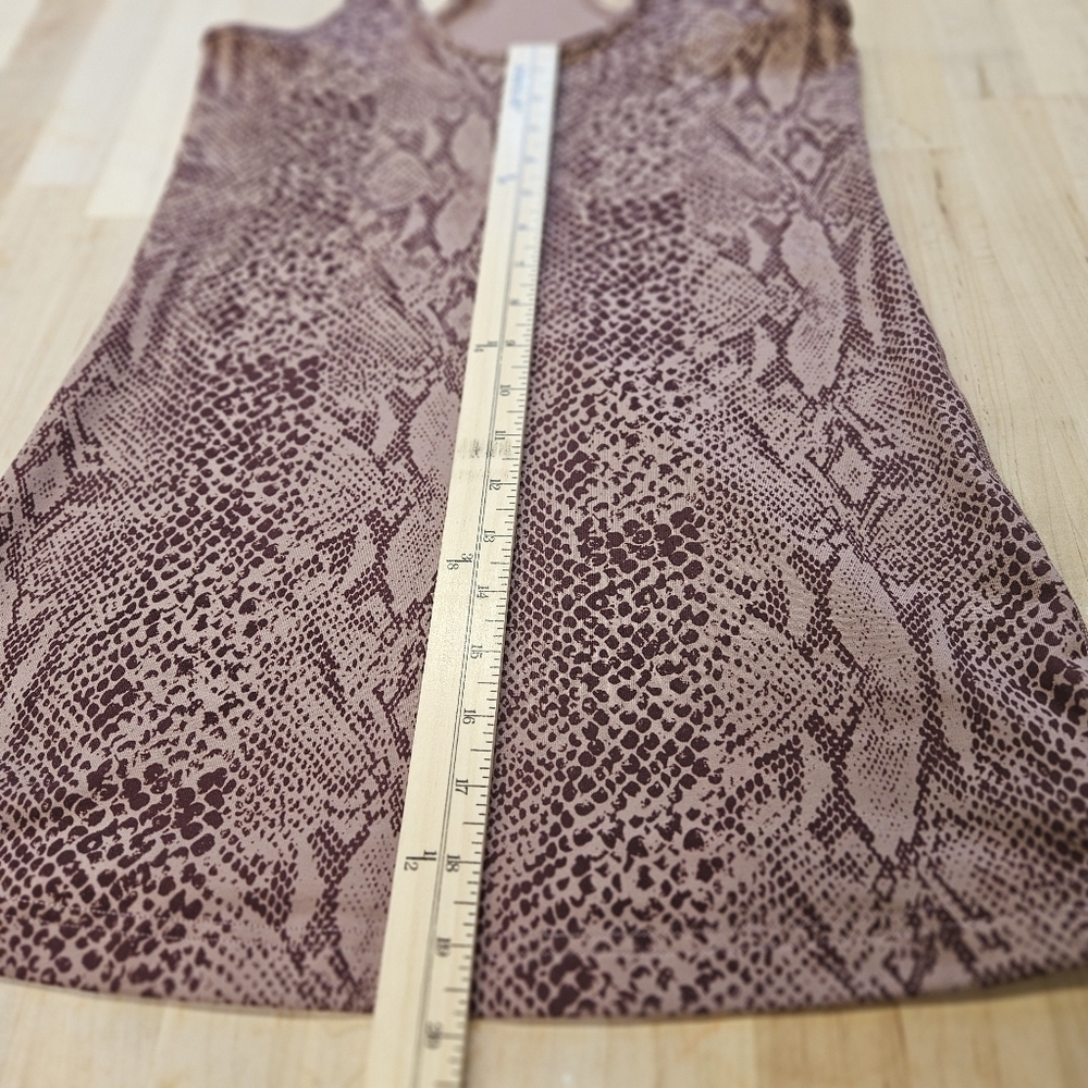 NEW LULULEMON Cool Racerback Tank Top Medium? Desert Snake Bark Berry - Picture 5 of 6